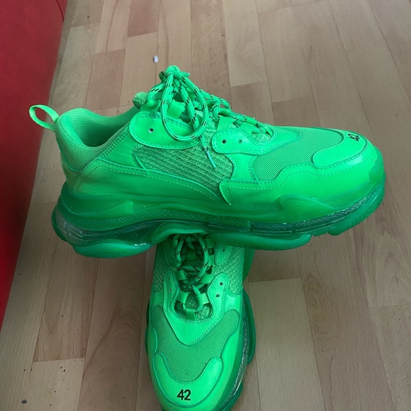 Balenciaga - Picture 2 of 4